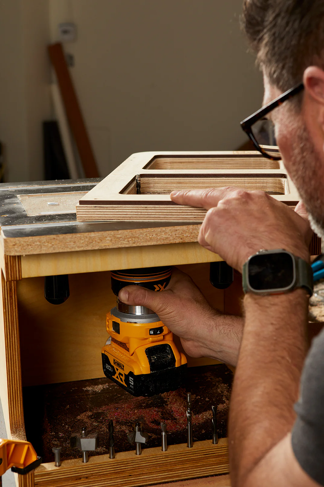 3X3 Custom 6-in-1 Universal Trim Router Jig + KM Tools Benchtop Router Table Bundle - Image 36